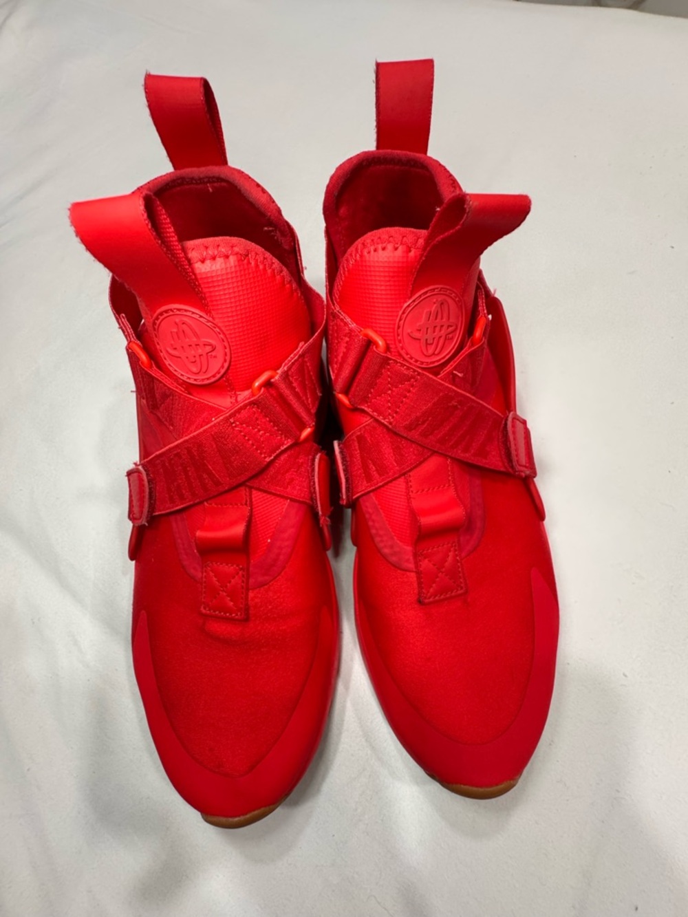 Nike Air Huarache City Triple Red Women’s Size 9.5